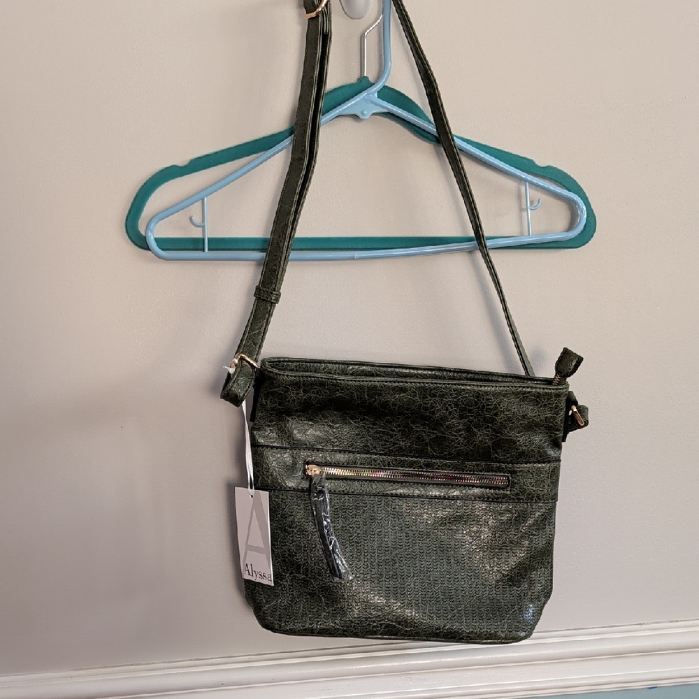 Nwt Alyssa Green Cruelty Free Crossbody Bag